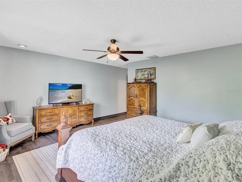 7581 CUMBERLAND ROAD #7 Seminole, FL 33777