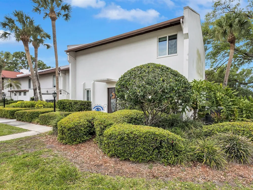 7581 CUMBERLAND ROAD #7 Seminole, FL 33777