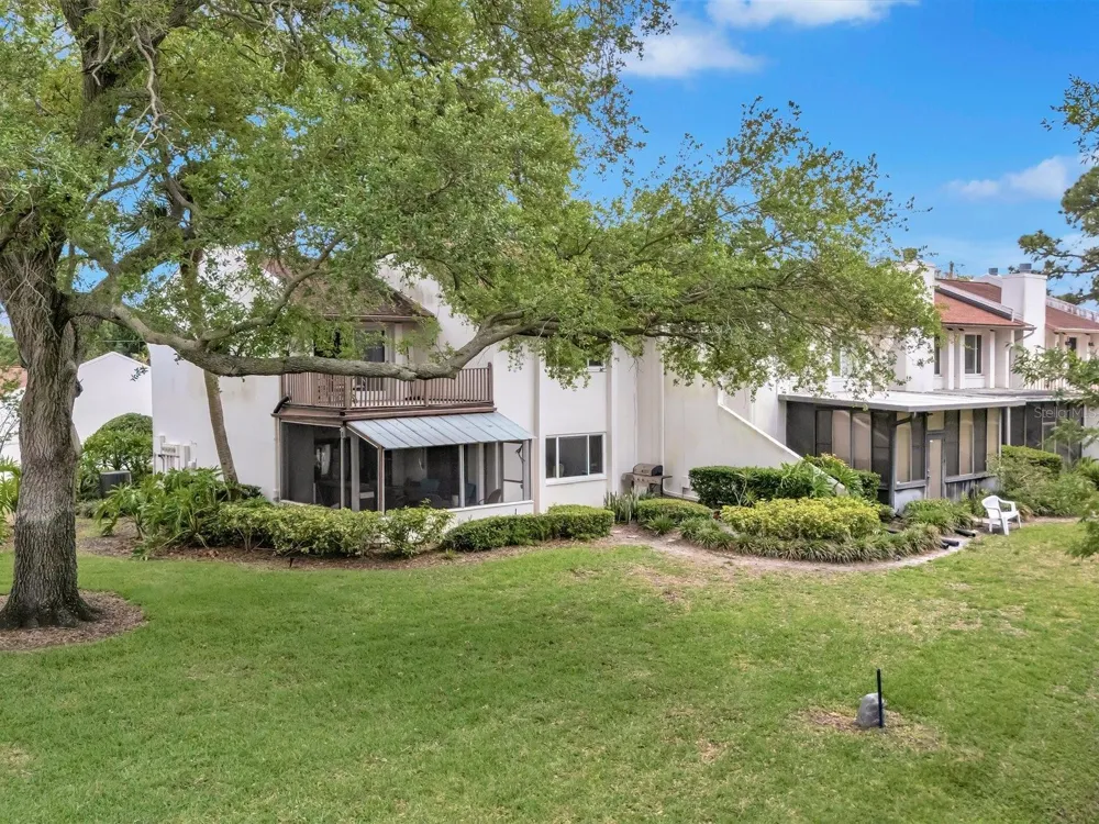 7581 CUMBERLAND ROAD #7 Seminole, FL 33777