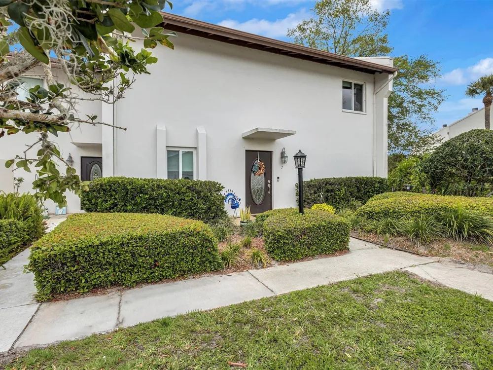 7581 CUMBERLAND ROAD #7 Seminole, FL 33777