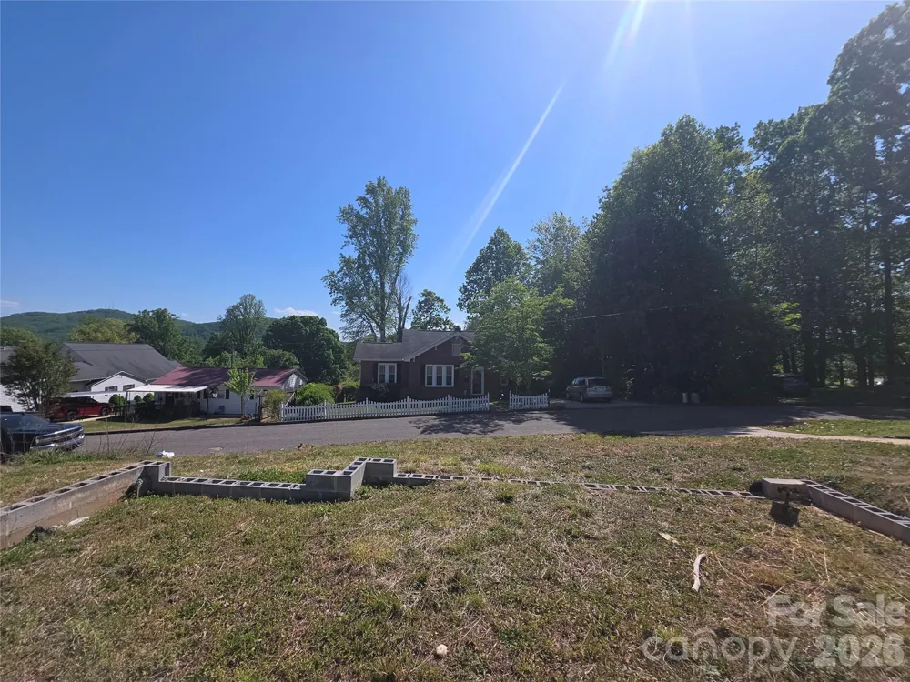 68 Nancy Tolley Street Marion, NC 28752