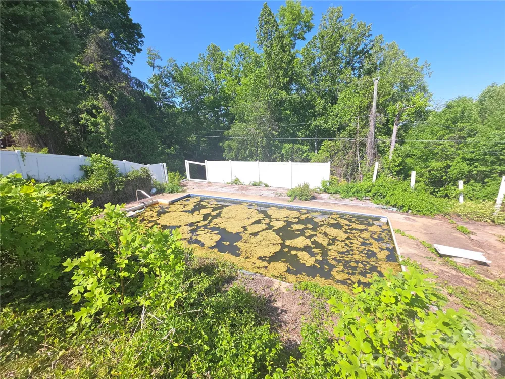 68 Nancy Tolley Street Marion, NC 28752
