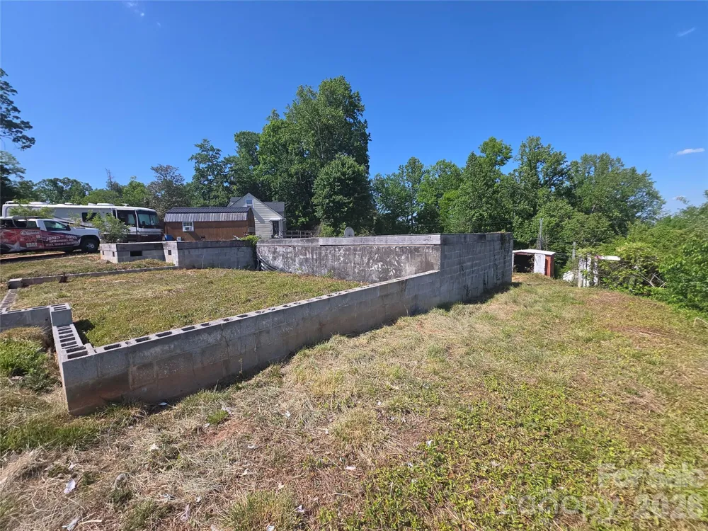 68 Nancy Tolley Street Marion, NC 28752