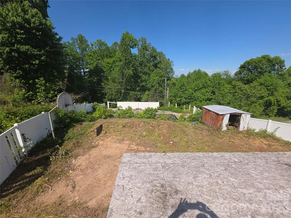 68 Nancy Tolley Street Marion, NC 28752