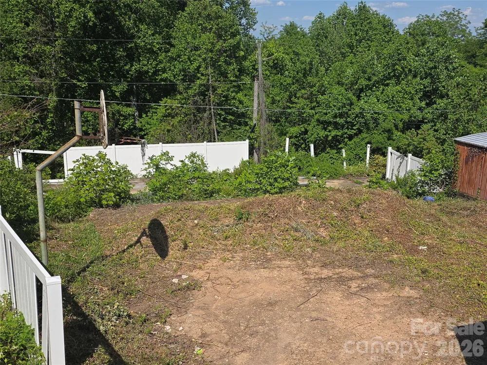 68 Nancy Tolley Street Marion, NC 28752