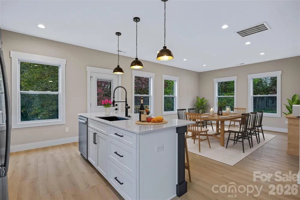 337 Garren Creek Road Fairview, NC 28730