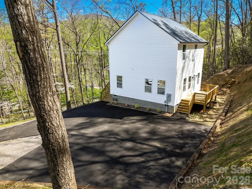 337 Garren Creek Road Fairview, NC 28730