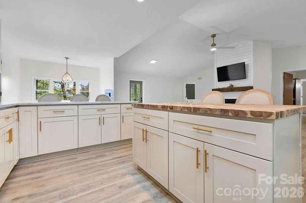 1388 King Road Pisgah Forest, NC 28768