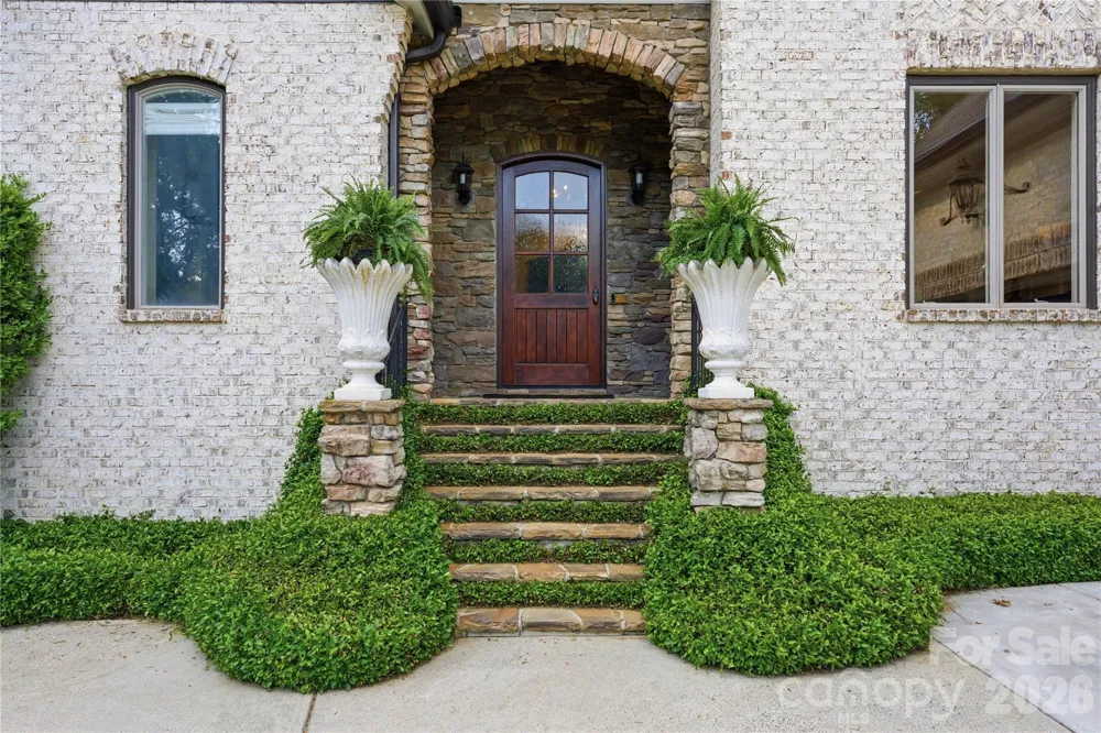 1514 Elmsford Lane Matthews, NC 28105