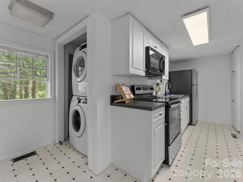 1110 3rd Avenue W #multiple Hendersonville, NC 28739