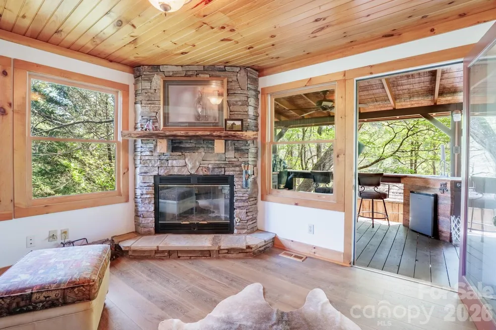 440 Huskey Road Bryson City, NC 28713