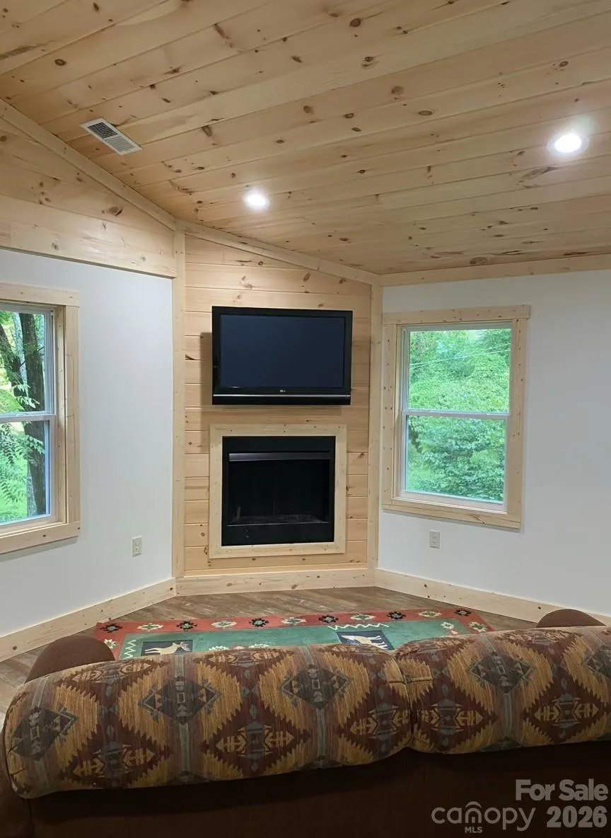 440 Huskey Road Bryson City, NC 28713