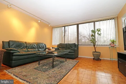 19 ROCK HILL ROAD #3D