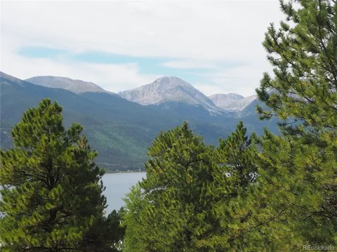 9 Twin Peaks Drive