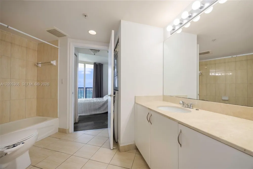 1750 Bayshore Dr #3801 Miami, FL 33132
