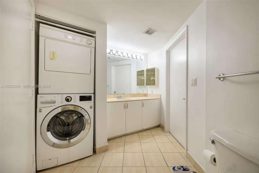 1750 Bayshore Dr #3801 Miami, FL 33132