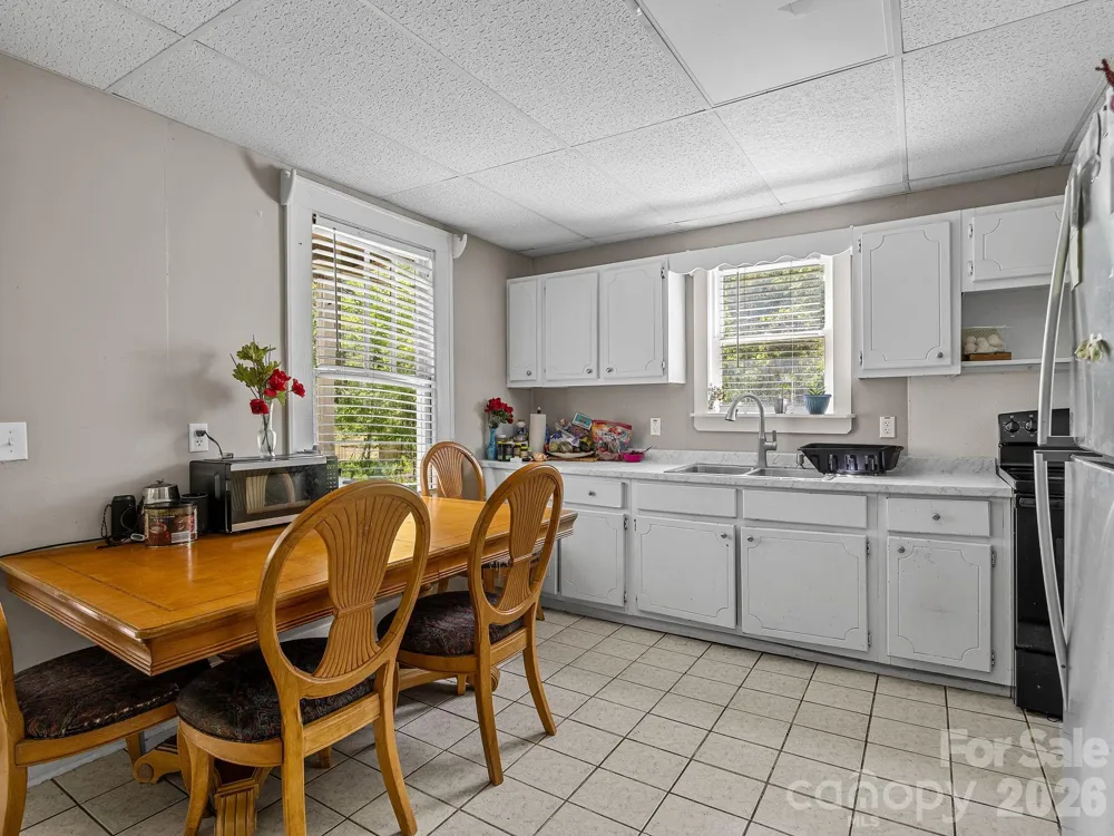 110 Grady Avenue Tryon, NC 28782