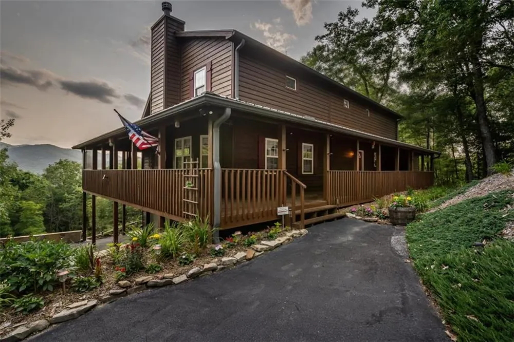 349 Moon Shadow View Blairsville, GA 30512