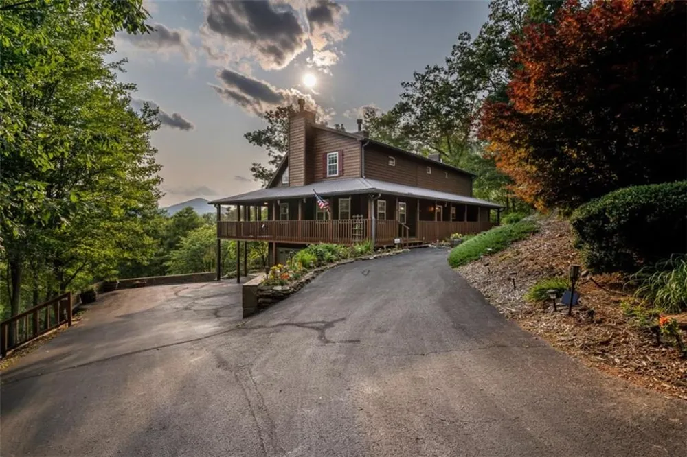 349 Moon Shadow View Blairsville, GA 30512