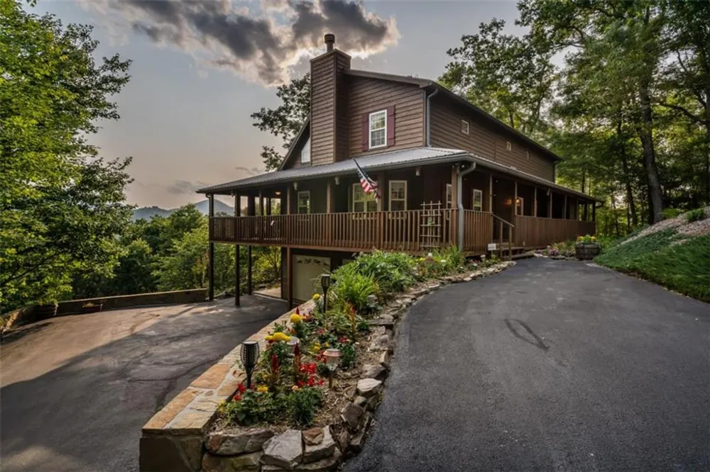 349 Moon Shadow View Blairsville, GA 30512