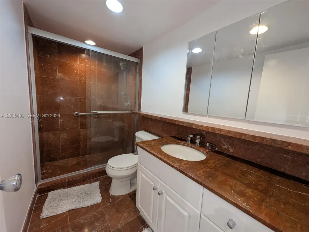 5161 Collins Ave #518 Miami Beach, FL 33140