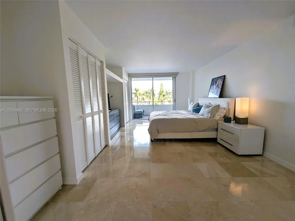 5161 Collins Ave #518 Miami Beach, FL 33140