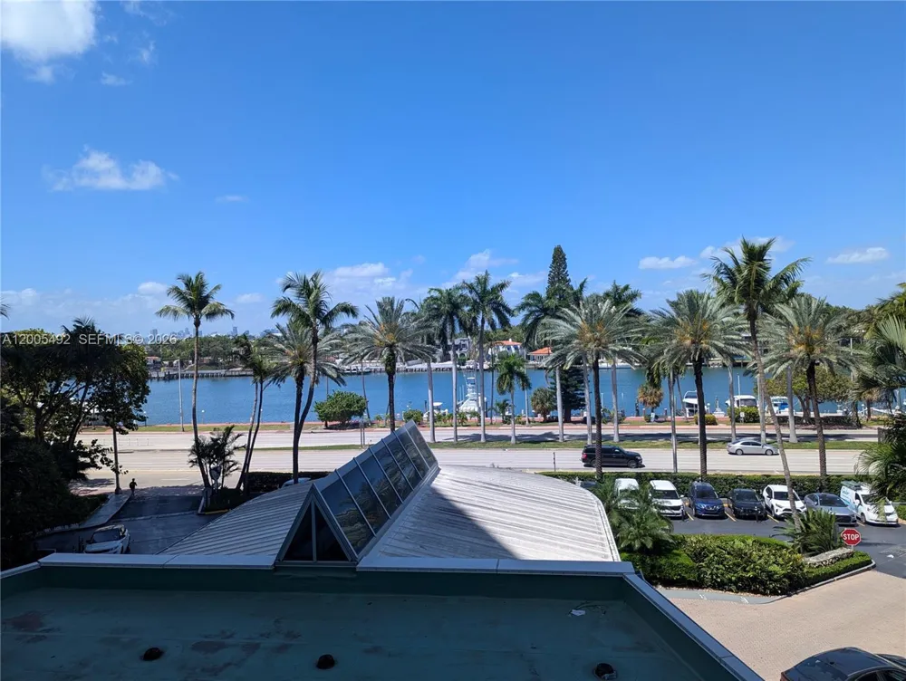 5161 Collins Ave #518 Miami Beach, FL 33140