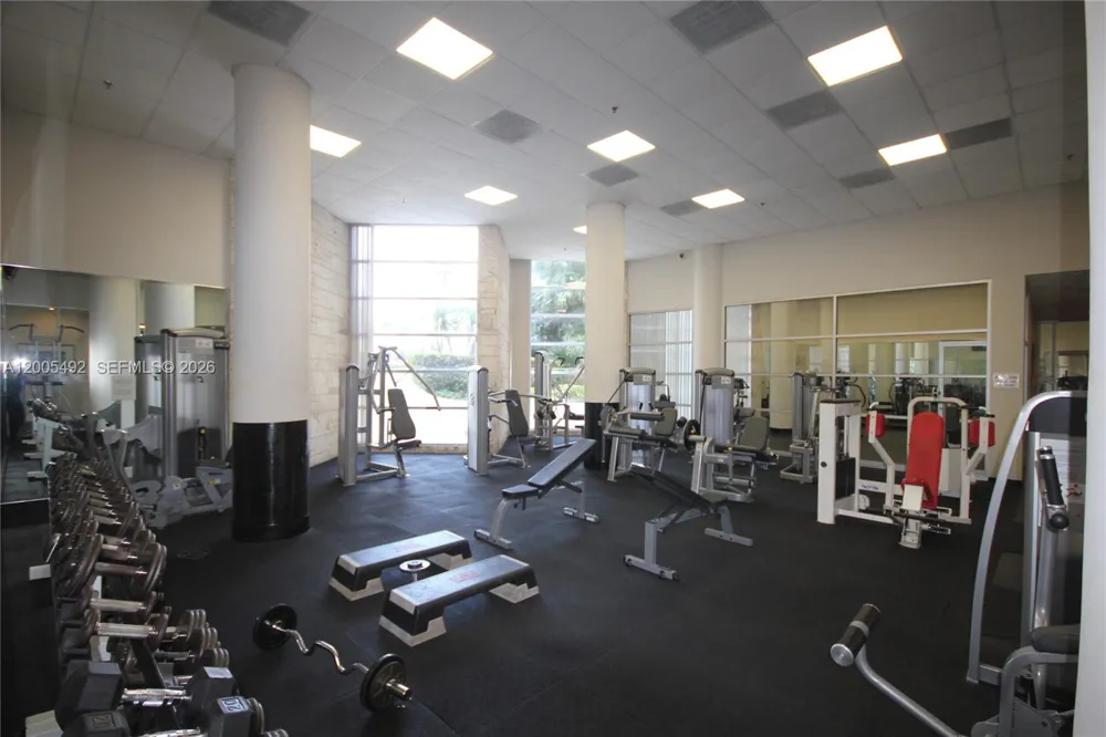 5161 Collins Ave #518 Miami Beach, FL 33140
