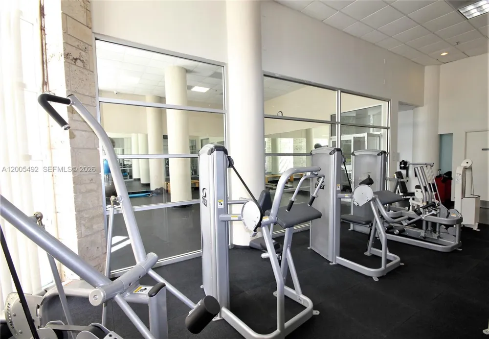 5161 Collins Ave #518 Miami Beach, FL 33140