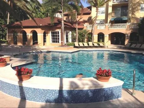 19999 E Country Club Dr #1303