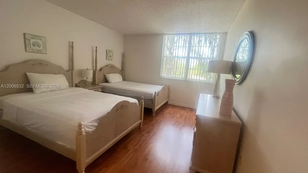 19999 E Country Club Dr #1303 Aventura, FL 33180