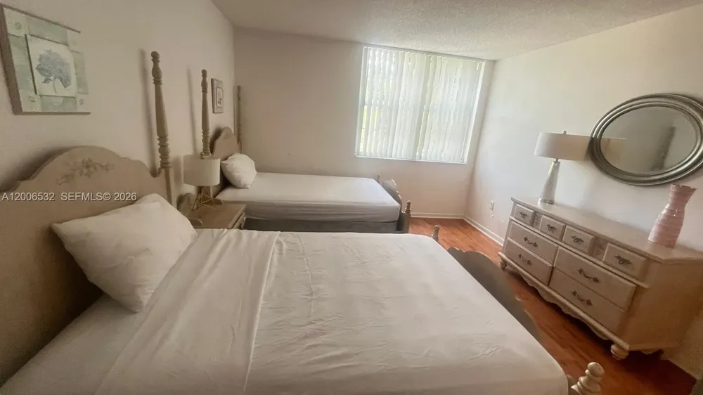 19999 E Country Club Dr #1303 Aventura, FL 33180