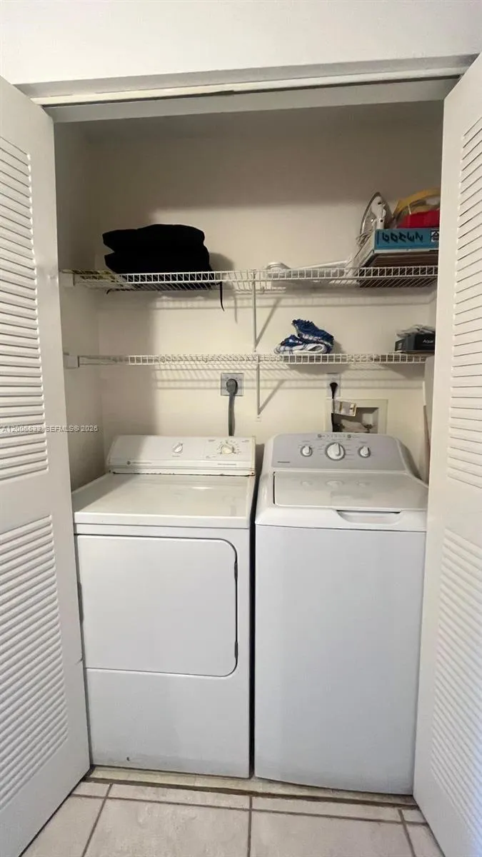 19999 E Country Club Dr #1303 Aventura, FL 33180