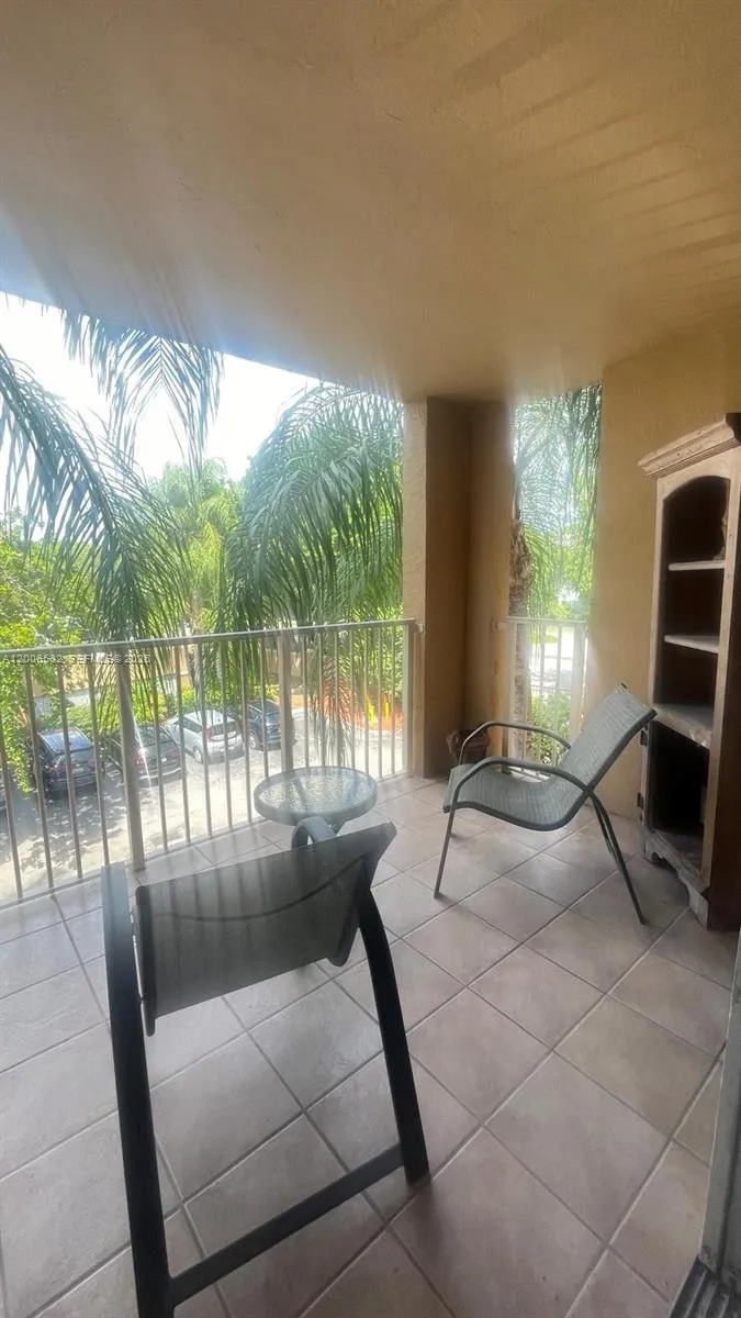 19999 E Country Club Dr #1303 Aventura, FL 33180