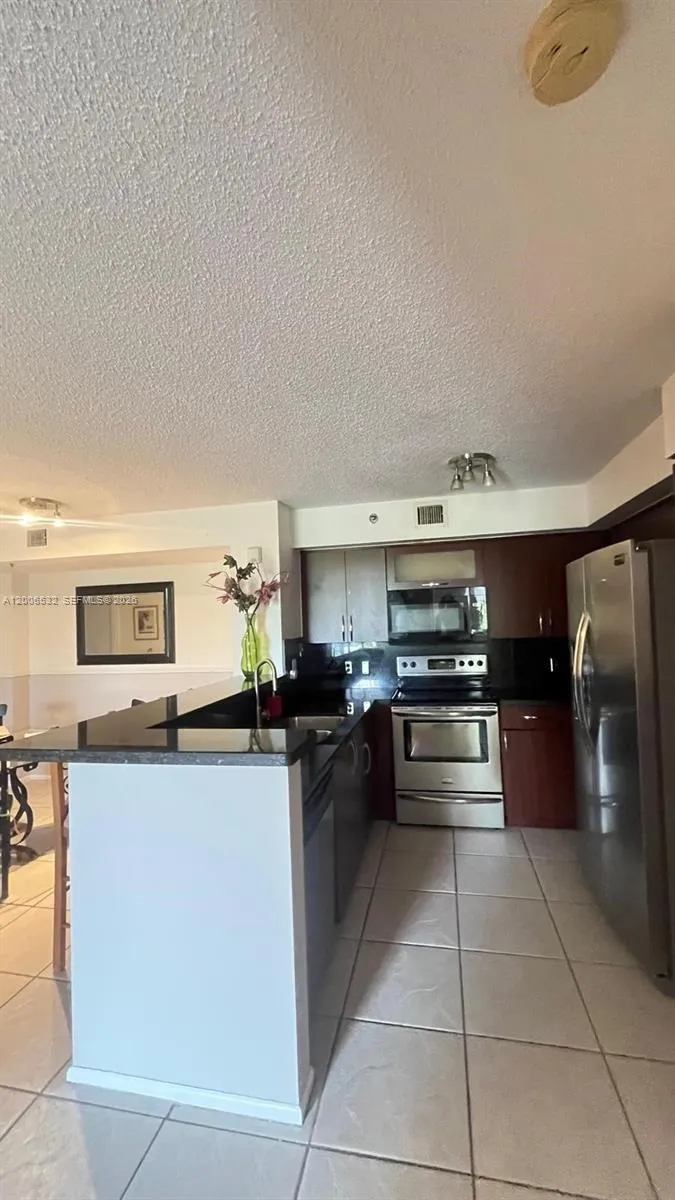 19999 E Country Club Dr #1303 Aventura, FL 33180