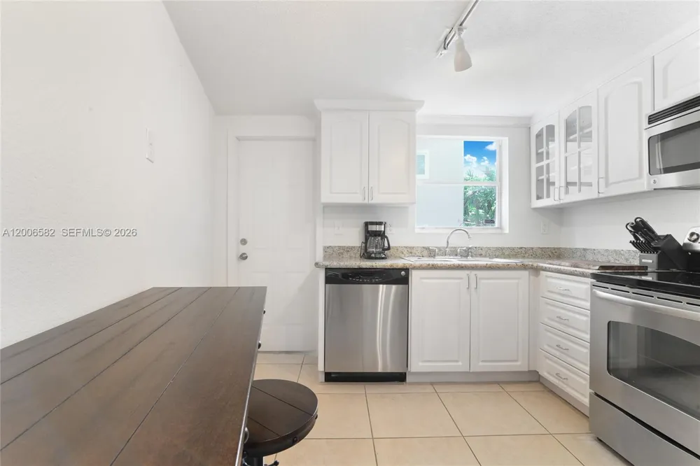 1142 99th St #24 Bay Harbor Islands, FL 33154