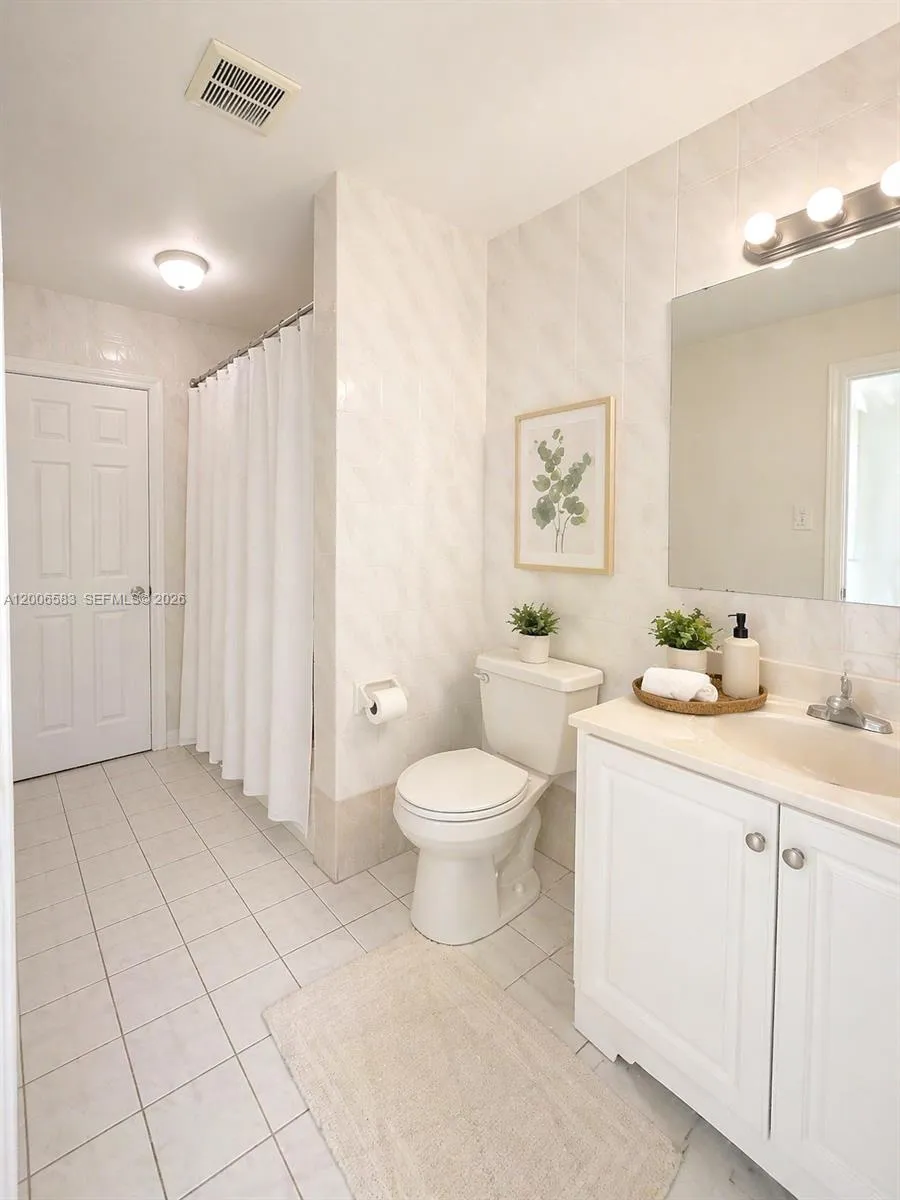 3896 NW 207 St #1 Miami Gardens, FL 33055