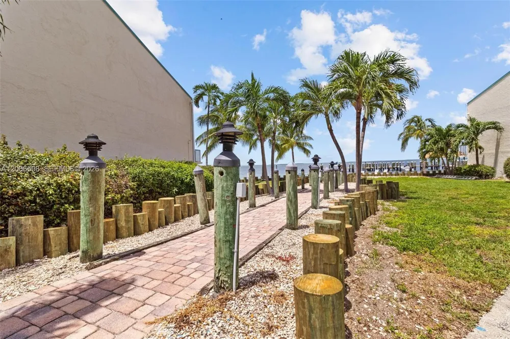 87200 Overseas Hwy #A7 Plantation Key, FL 33036