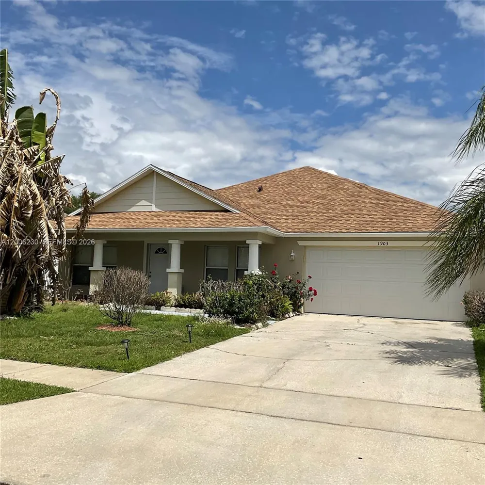 1903 Binnacle Kissimmee, FL 34744