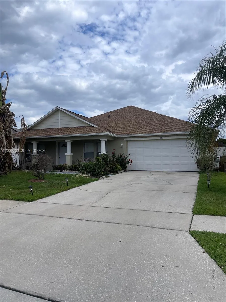 1903 Binnacle Kissimmee, FL 34744