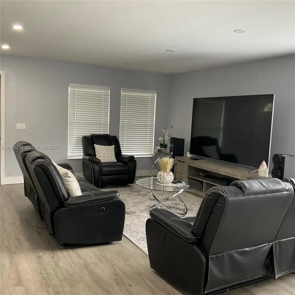 1903 Binnacle Kissimmee, FL 34744