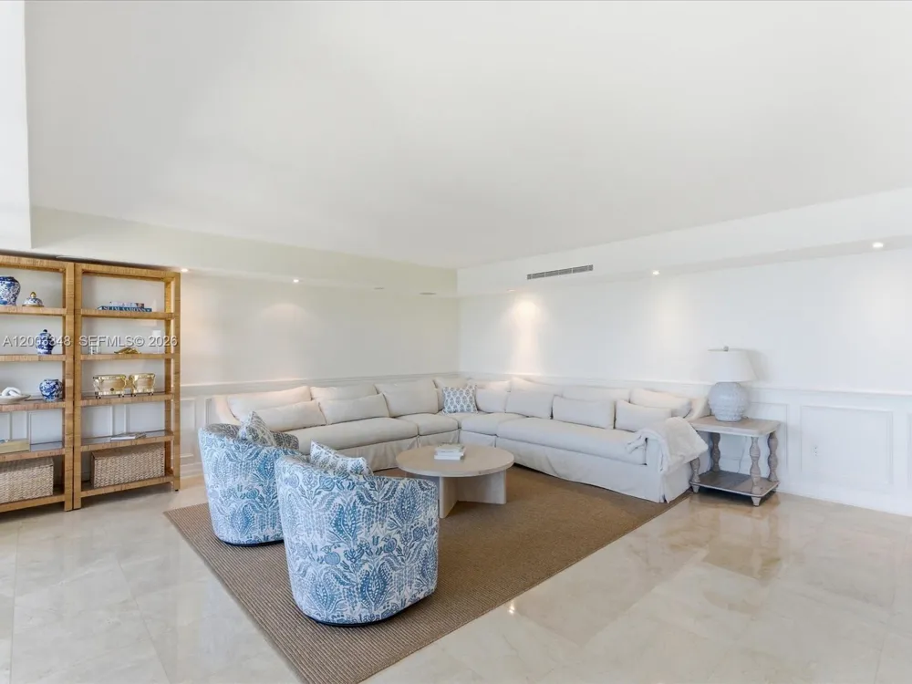 600 Grapetree Dr #10BN Key Biscayne, FL 33149