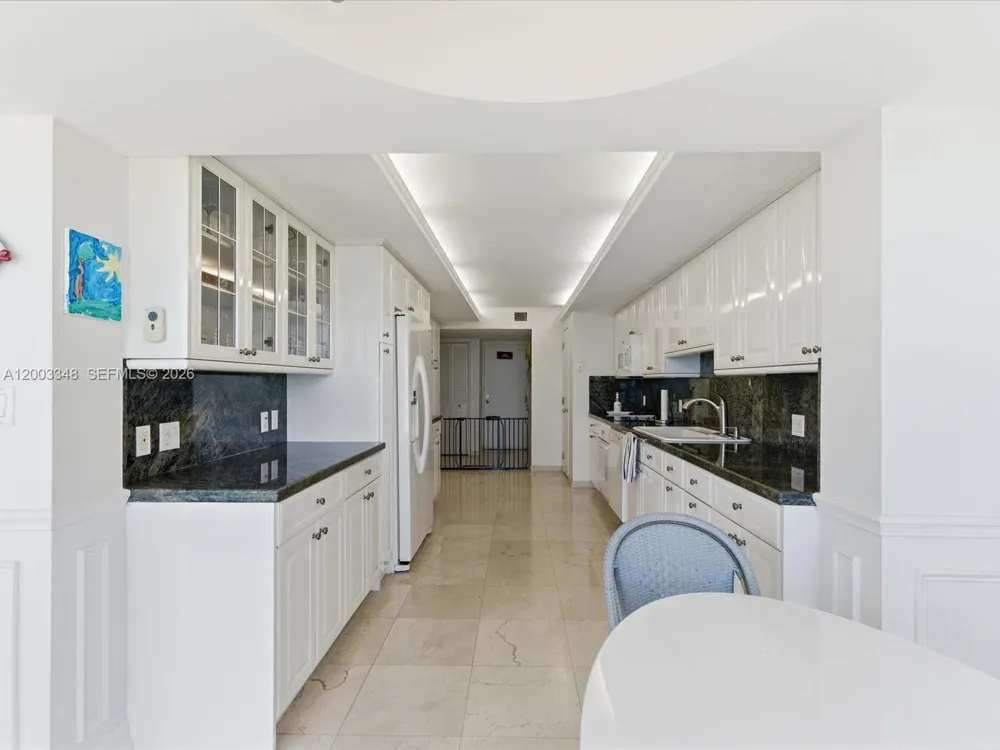 600 Grapetree Dr #10BN Key Biscayne, FL 33149