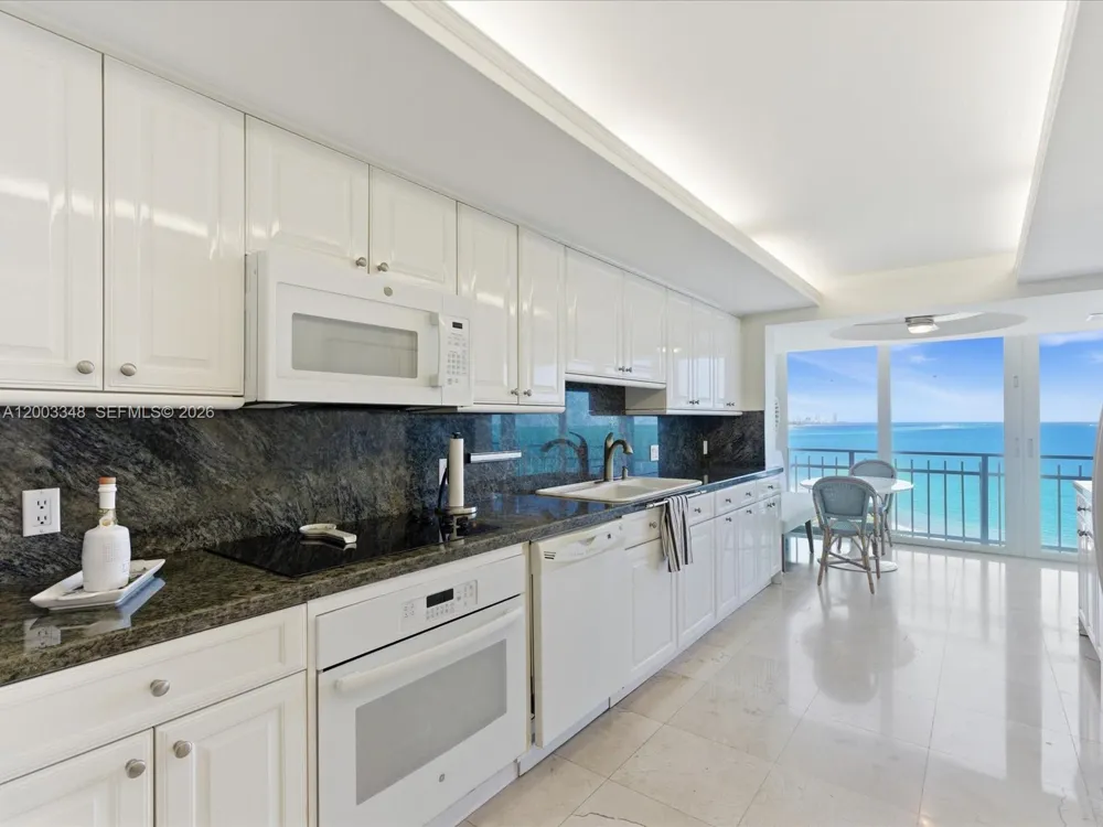 600 Grapetree Dr #10BN Key Biscayne, FL 33149