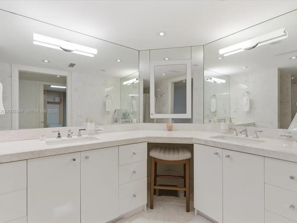 600 Grapetree Dr #10BN Key Biscayne, FL 33149