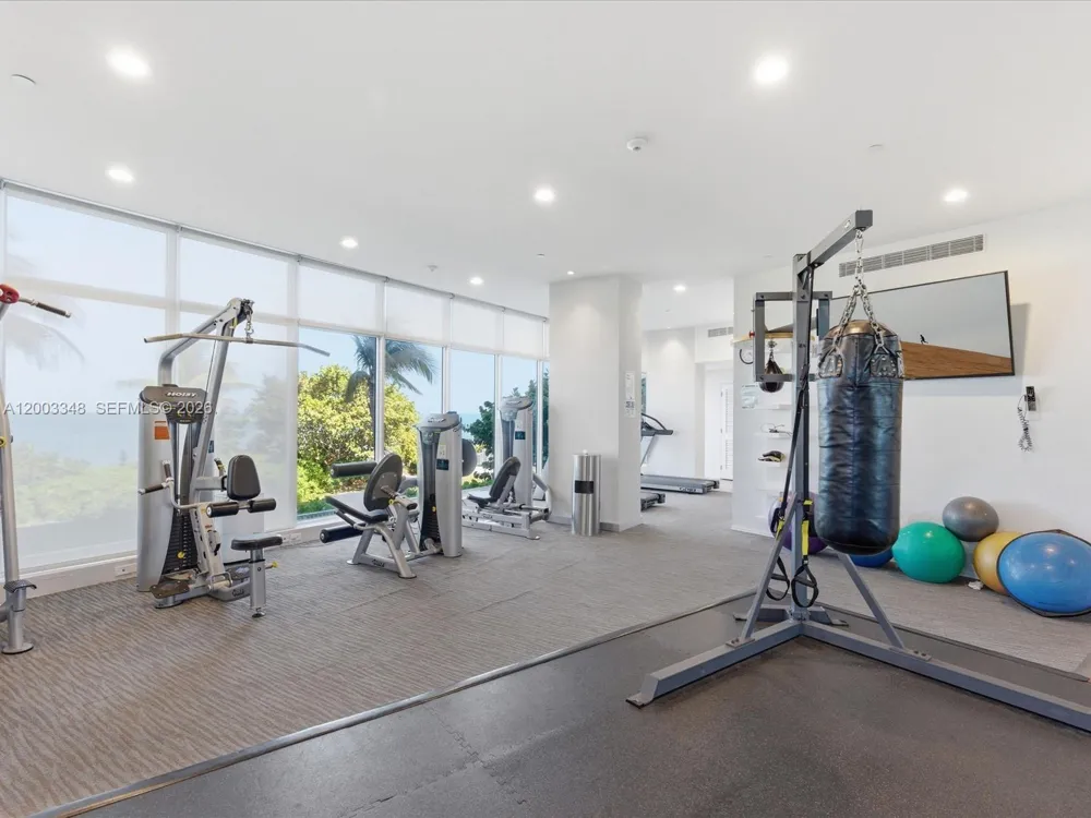 600 Grapetree Dr #10BN Key Biscayne, FL 33149