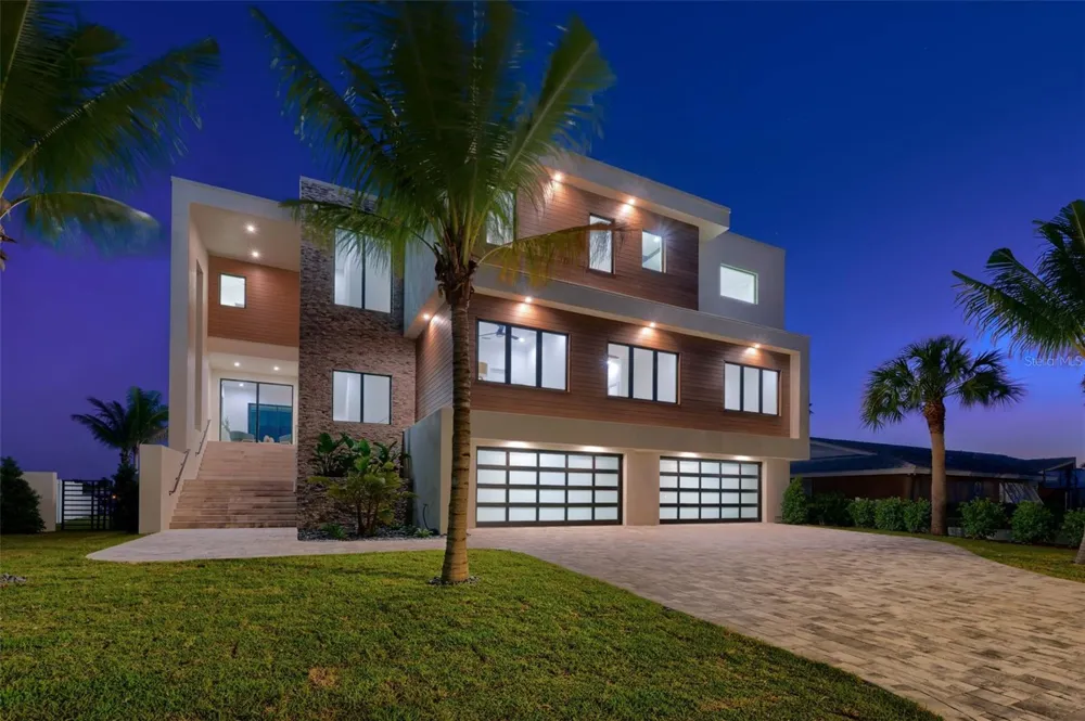236 HOWARD DRIVE Belleair Beach, FL 33786