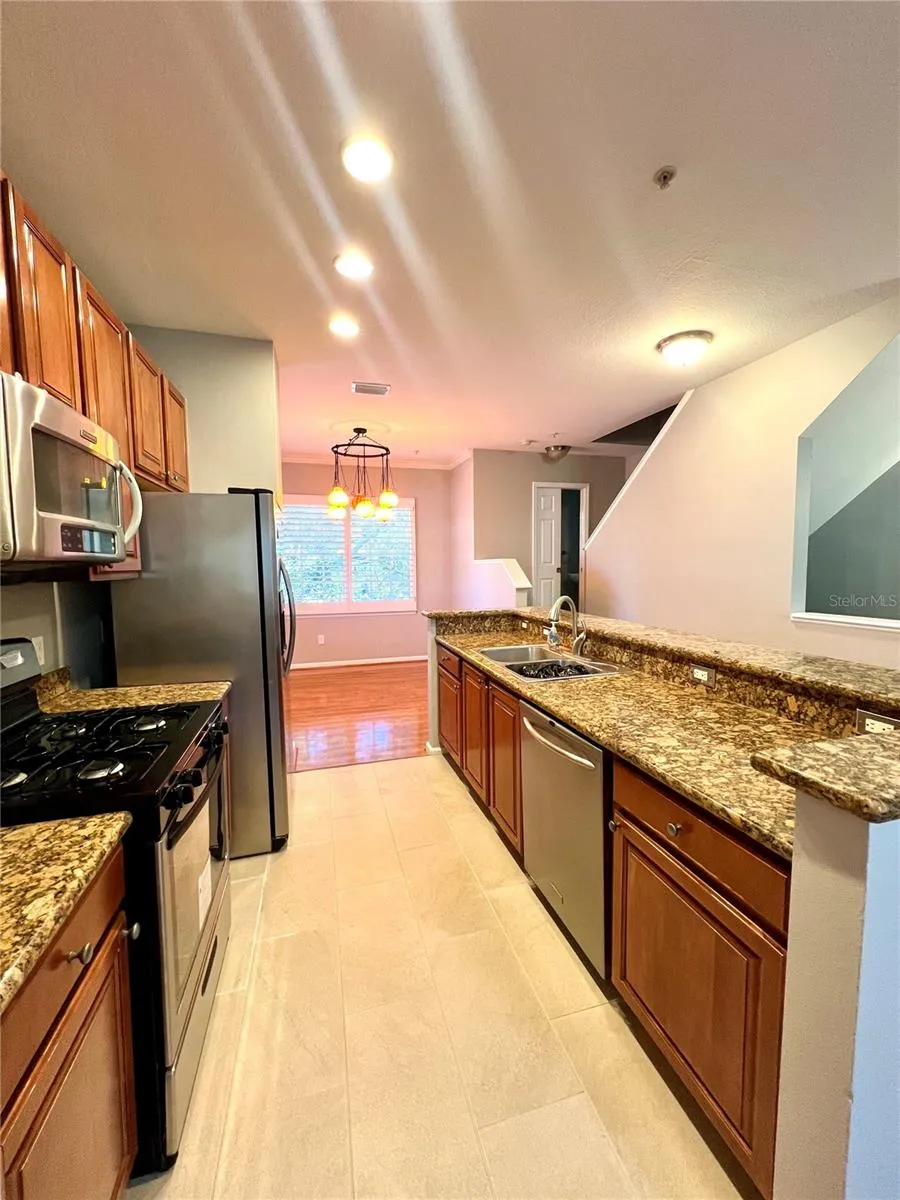 809 HARBOR OAK LANE Clearwater, FL 33756