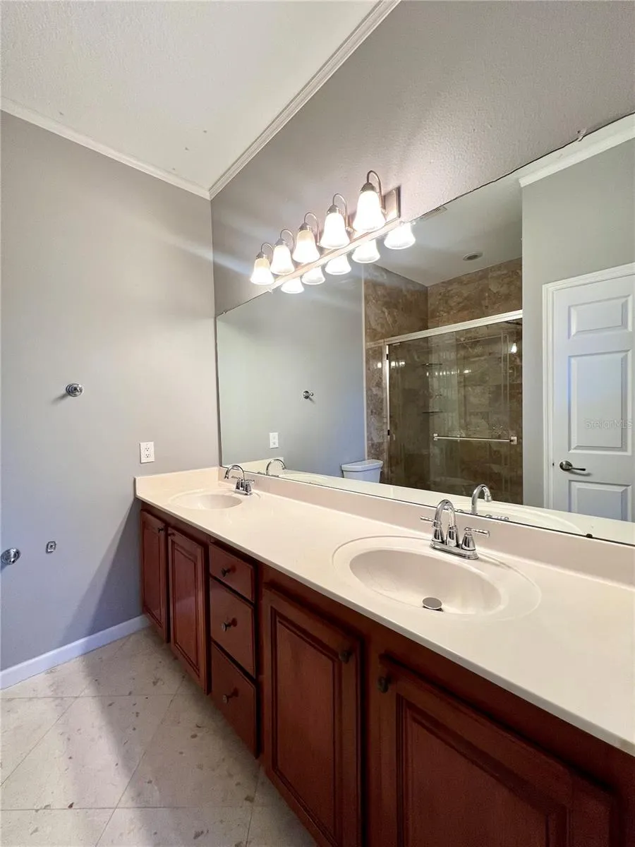 809 HARBOR OAK LANE Clearwater, FL 33756