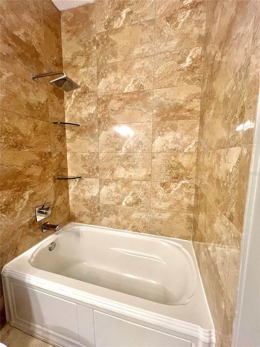809 HARBOR OAK LANE Clearwater, FL 33756